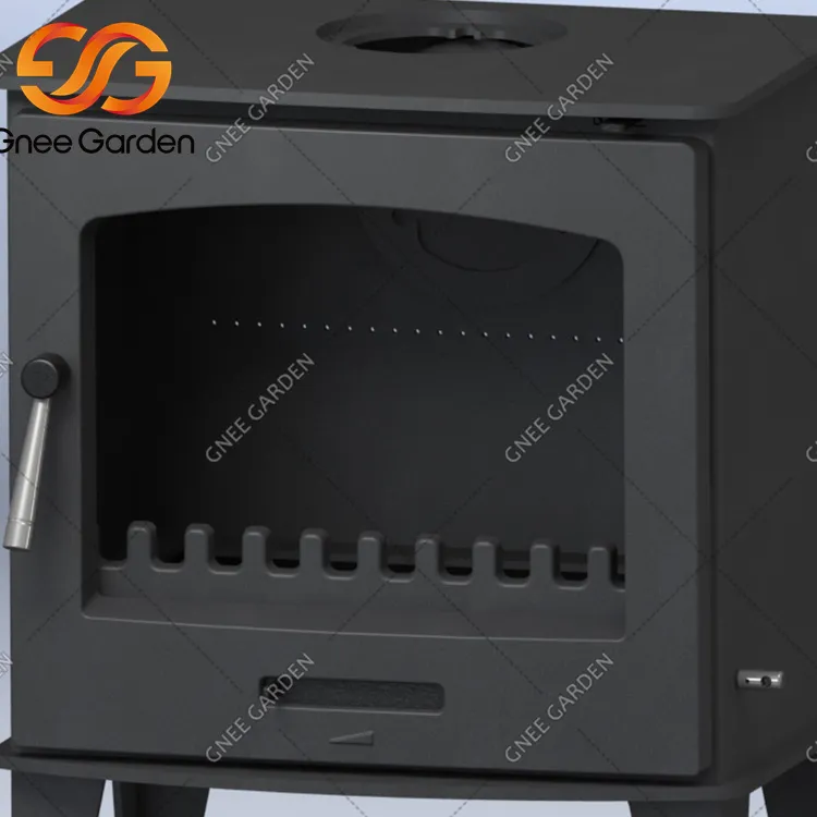 Окремо стоїть дров'яна піч з димоходом