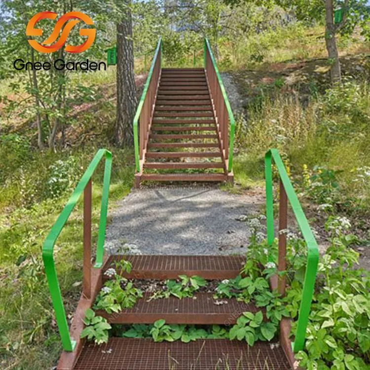 Іржаві вивітрювання сталеві сходи